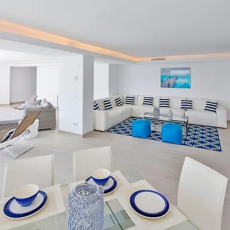 아파트 Puerto Banus Frontline 5 Beds Spectacular 마르베야