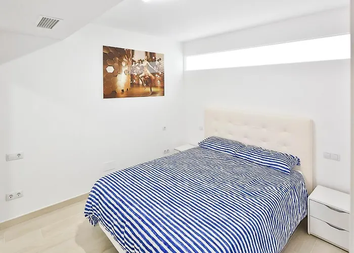 Puerto Banus Frontline 5 Beds Spectacular ماربيا